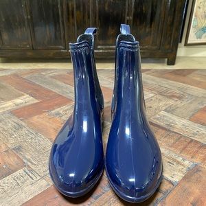 Report Slicker Chelsea Rain Boot NWOT